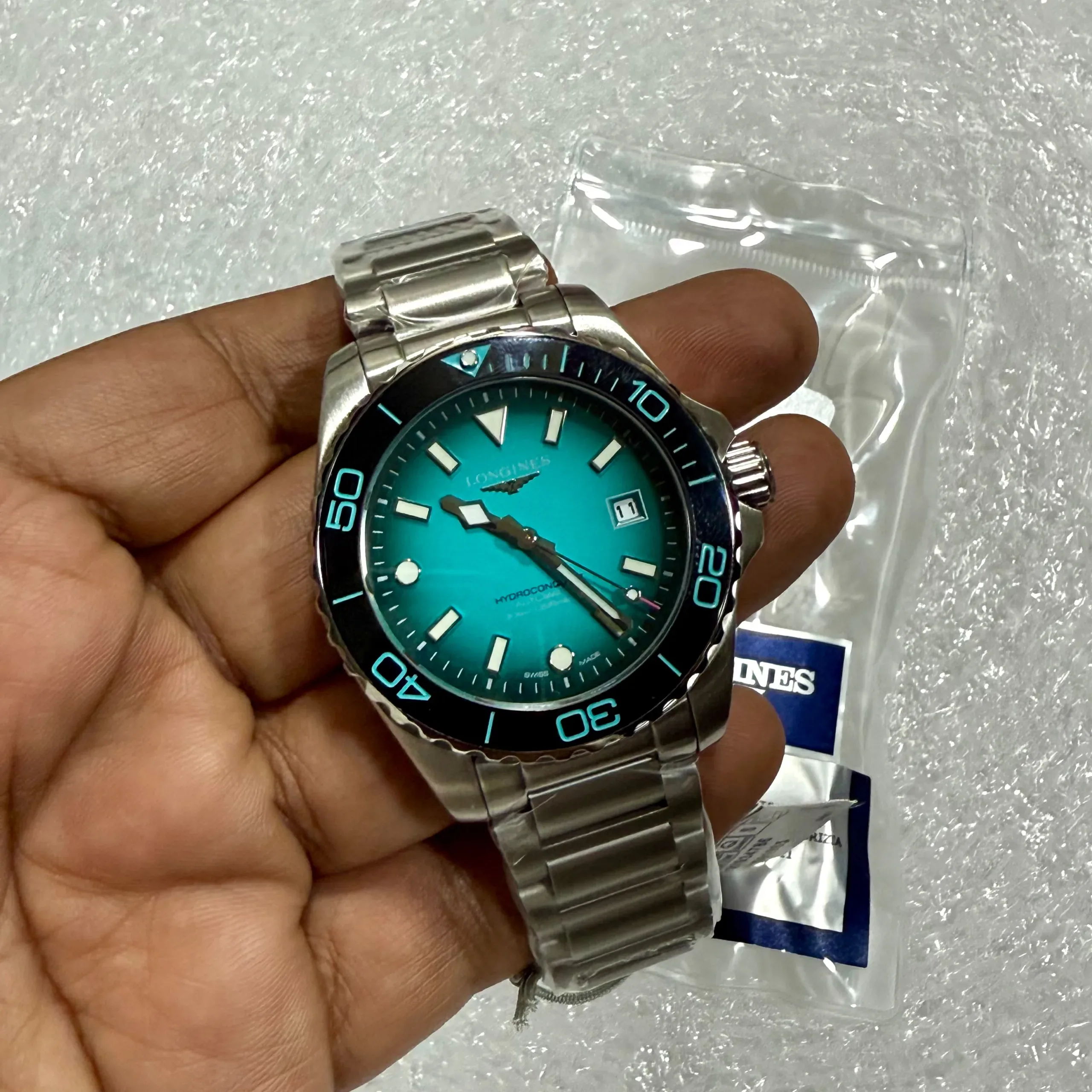 Longines HydroConquest Turquoise Gradient Dial - Image 4