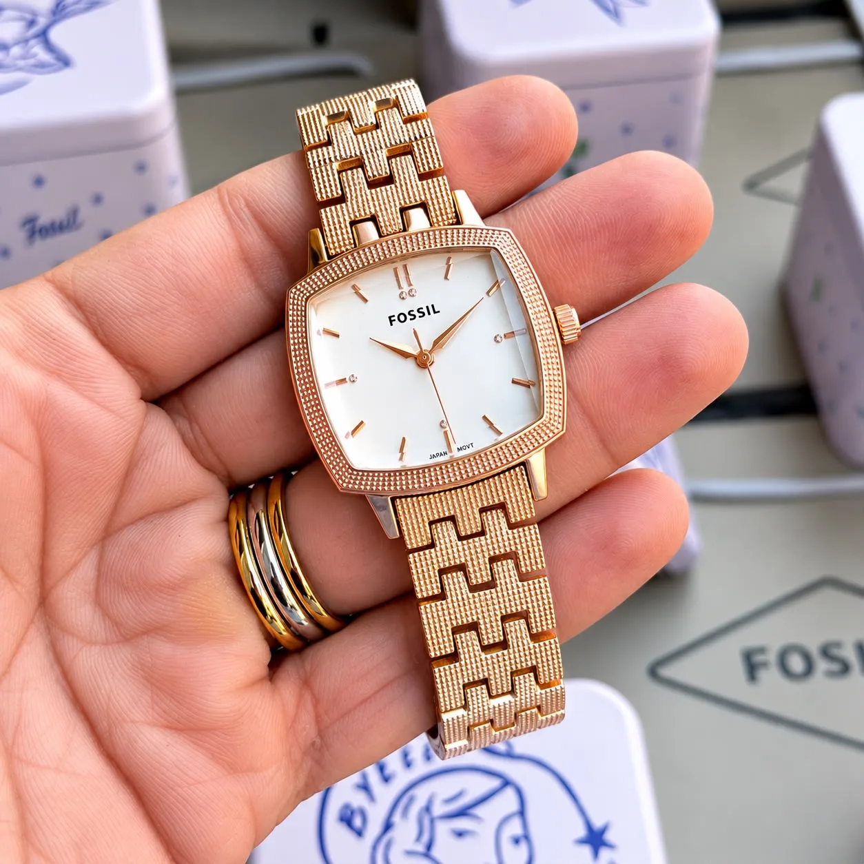 WhatsApp Image 2026-10-23 at 12.52.55 AM Fossil White Dial Quartz - Image 1